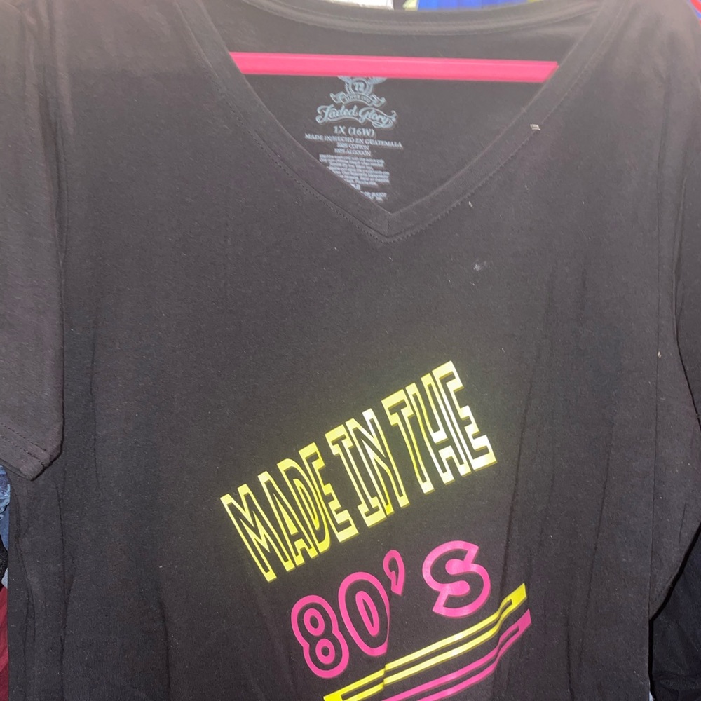 Plus size 80’s V neck tee